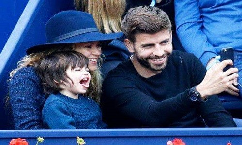 Shakira ve Pique ailesinin içinizi ısıtacak fotoğrafları