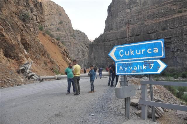 PKK'lıların "Hendek" kazdığı, Hakkari-Çukurca yolu hala kapalı