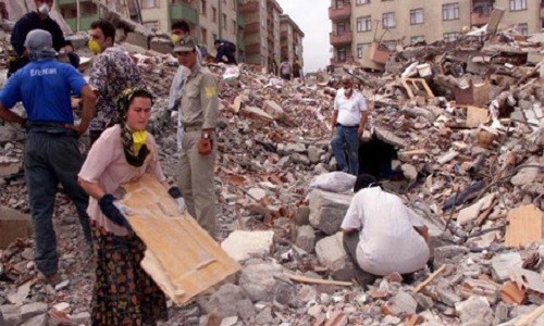 16. yıl dönümünde Marmara Depreminden unutulmaz kareler