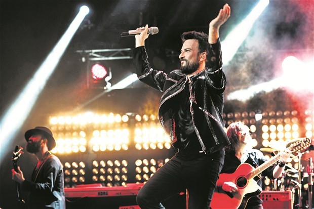 Tarkan Harbiye Açıkhava'da Fırtına Gibi