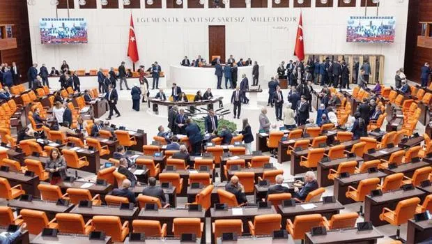 Memur Olmak Artık Daha Zor! 35 Yaş Sınırı Şartı Geldi!