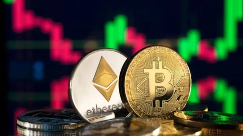 Bitcoin Çakıldı! Ethereum Rekor Kırdı: İşte Sebebi Şok Edecek!
