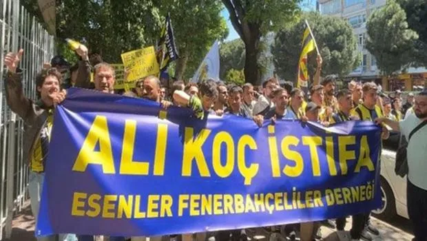 Ali Koç İstifa Sesleri! 5 Bin Fenerbahçeli Yürüdü
