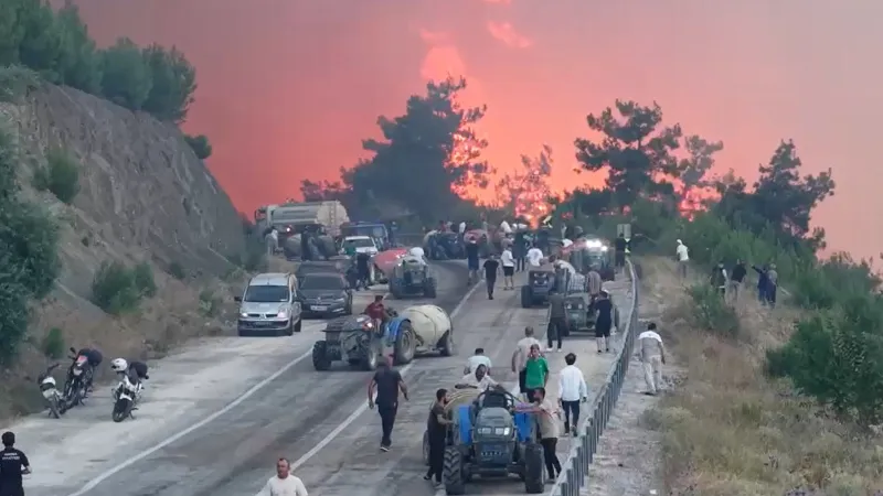 5 İlde Orman Yangını Alarmı! Alevler Yükseliyor, Tahliyeler Başladı!