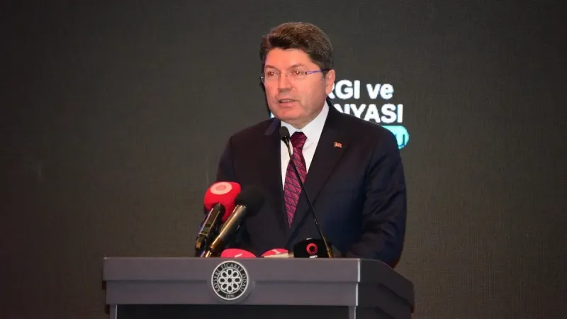 Yılmaz Tunç'tan Bomba Açıklama: Yeni Anayasa Şart Mı?
