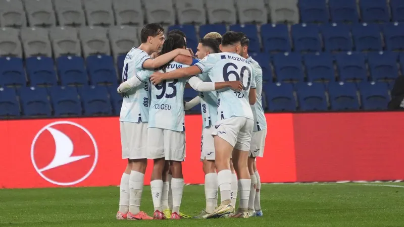 Adana Demirspor'dan Başakşehir'e ŞOK! Deplasmanda Sürpriz Zafer
