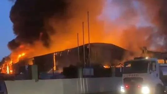 Adana'da Geri Dönüşüm Fabrikasında Korkunç Yangın! İşte Son Durum