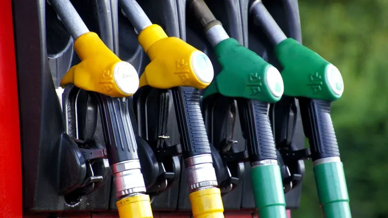 Akaryakıt fiyatları güncellendi: 25 Mayıs benzin, motorin ve LPG kaç TL?