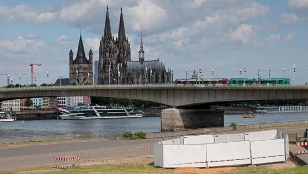 Köln'de Savaş Alarmı! 2. Dünya Savaşı Bombaları Paniğe Neden Oldu