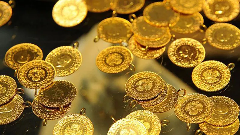 Altın Fiyatları Çakıldı! Yatırımcılar Ne Yapmalı?