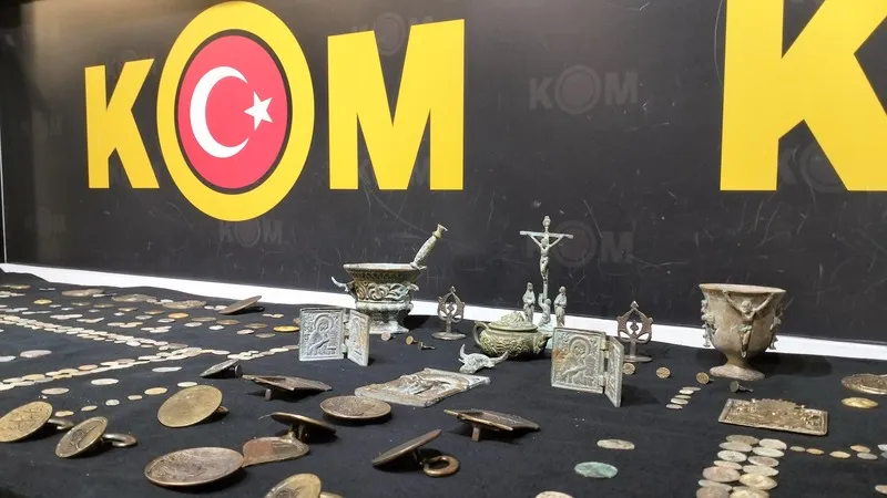 Ankara'da Tarihi Define Operasyonu! 1750 Eser Ele Geçirildi!