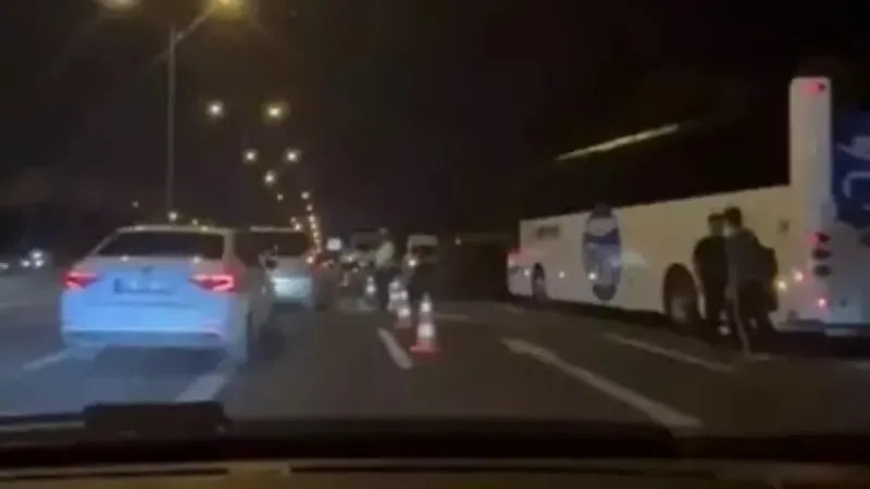 Ankara’da yolcu otobüsü kamyonete arkadan çarptı: 6 yaralı