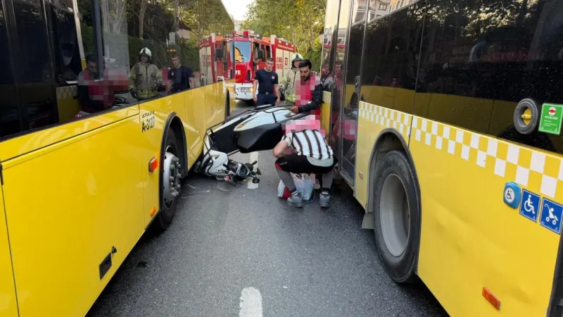 İstanbul'da İETT Dehşeti! Aynı Yerde 2 Kaza Birden!