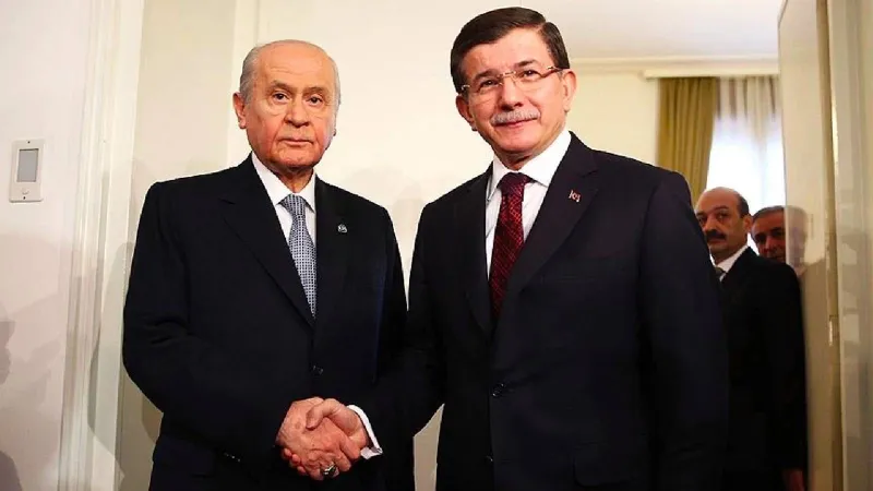 Bahçeli'den Davutoğlu'na Kuzey Irak mektubu için 'teşekkür' telefonu