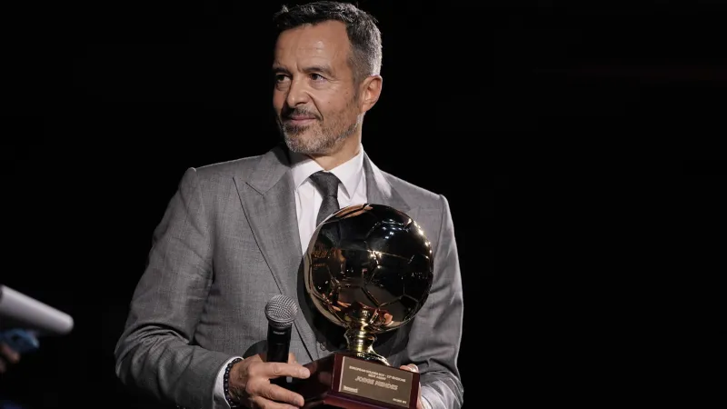 Barcelona'da hareketli saatler: Ünlü menajeJorge Mendes döndü, Lamine Yamal ve Ansu Fati'yle görüştü