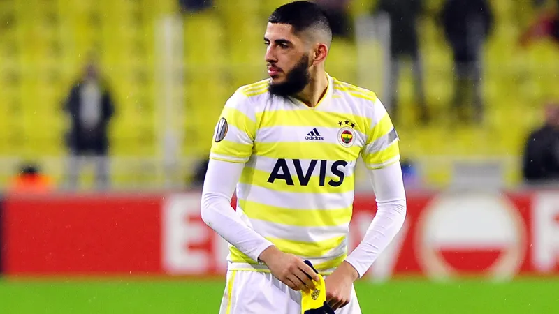 Benzia'dan Şok Sözler: Fenerbahçe'de Oyunculara Hayvan Gibi Davranıyorlar!