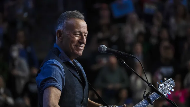 Bruce Springsteen'den Trump'a Ağır Sözler: Hain ve Beceriksiz!