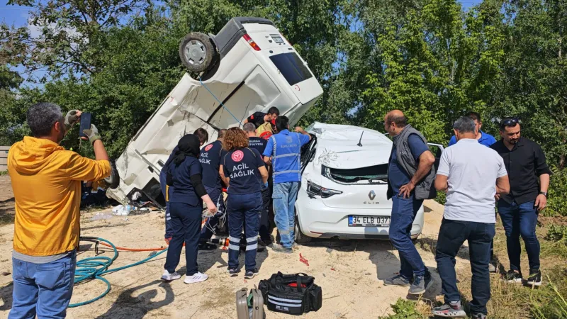 Bursa'da Feci Kaza! Otomobil ve Panelvan Çarpıştı: Yaralılar Var!