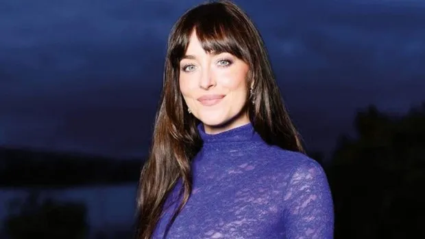 Dakota Johnson'dan Ayrılık Sonrası Şov! Transparan Elbise Göz Kamaştırdı