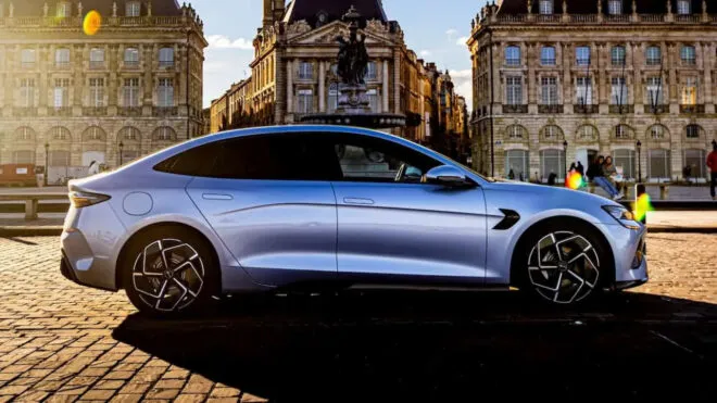 BYD'den Devrim! 1300 Km Menzilli Katı Hal Batarya Geliyor!