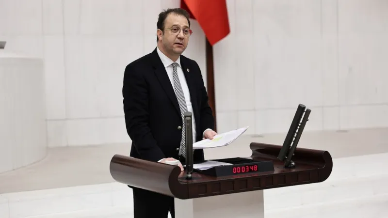 CHP'li Alp: Ne zamandan beri Kürtlerin belediye meclislerinde yer almaları bu ülkede suç kabul ediliyor?