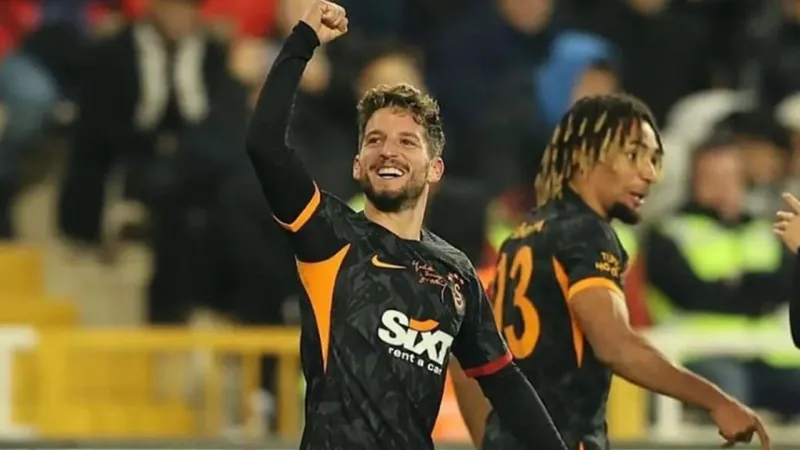 Dries Mertens, kramponlarını asıyor!