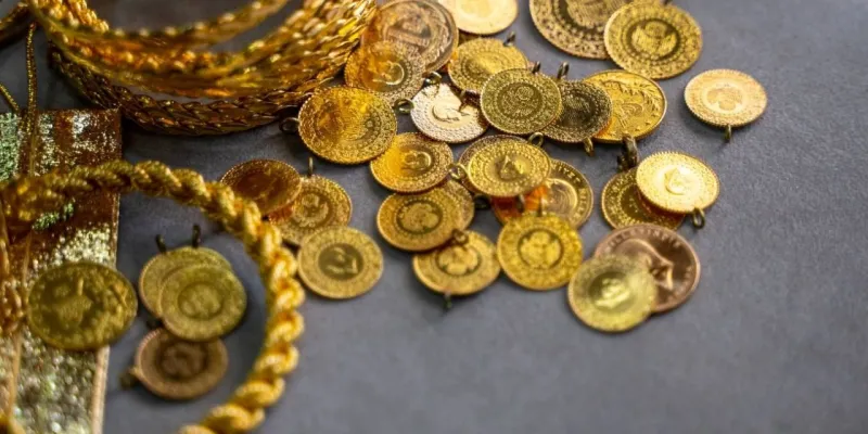 Türkiye'nin Gizli Serveti! Yastık Altında 450 Milyar Dolar mı Var?