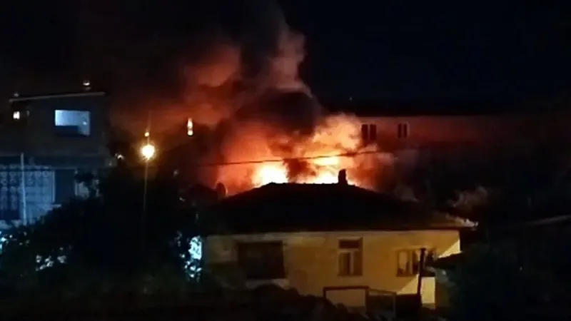Edirne'de Korkunç Yangın! Evler Alevlere Teslim Mi Oldu?