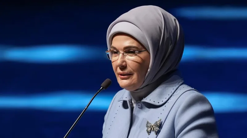 Emine Erdoğan'dan Duygulandıran Koruyucu Aile Belgeseli Tanıtımı!