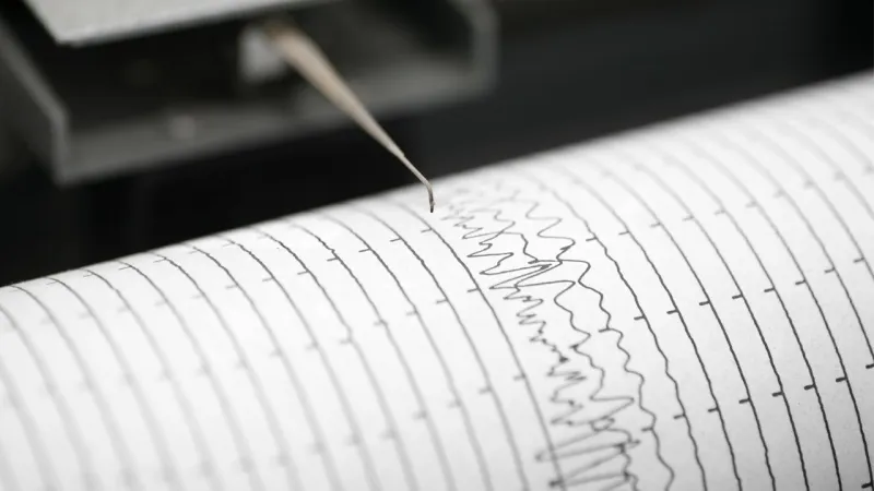 Endonezya'da 6,5 büyüklüğünde deprem