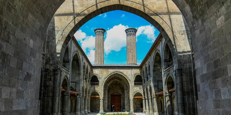Erzurum Yaz Turizminde Patlama! Tur Firmaları Akın Akın Geliyor