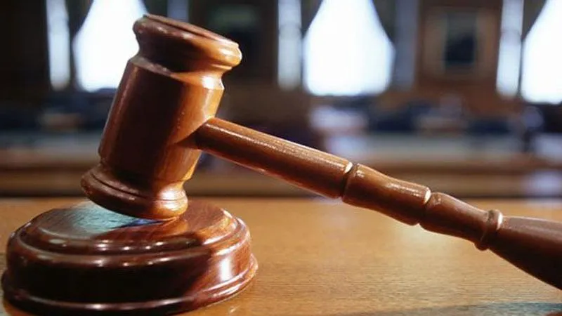 Evlilik vaadiyle dolandırdığı iddia edildi: Kendisi firari, annesi tutuklandı 