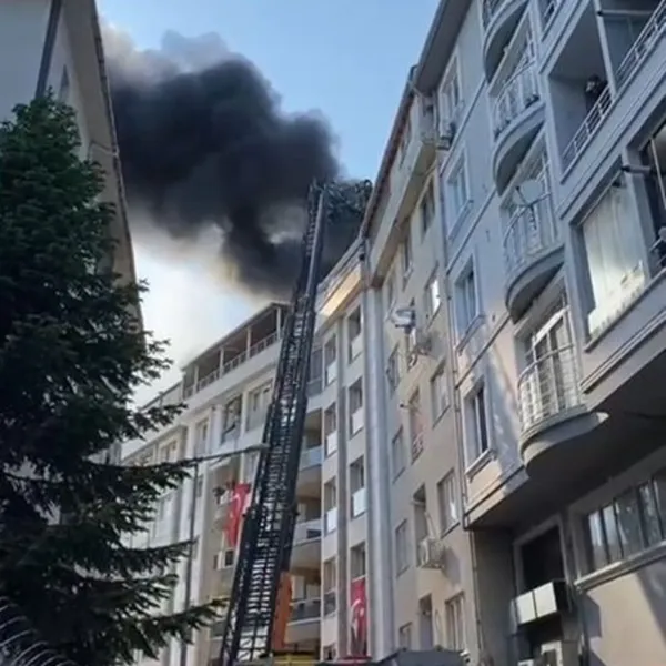 Eyüpsultan'da Dehşet! 7 Katlı Binada Yangın Paniği!
