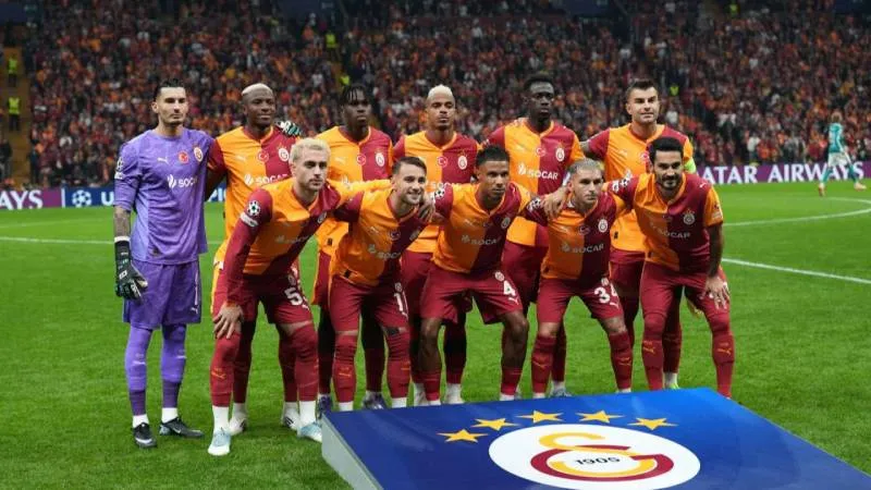 Galatasaray'da üç ismin maaşına zam kararı!