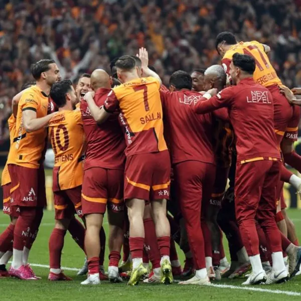Galatasaray'da Yaprak Dökümü! Kimler Gidiyor? Şok Ayrılıklar!
