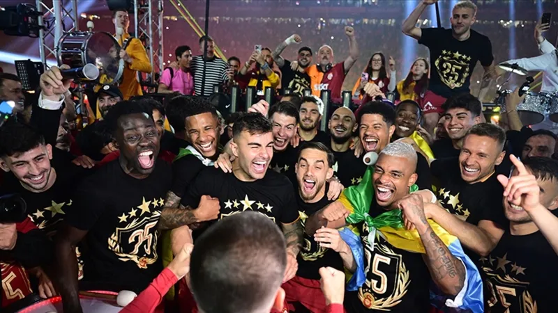 Galatasaray Şampiyonluk Coşkusu: Yenikapı'da Kimler Sahne Alacak?