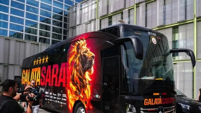 Galatasaray Otobüsüne Taşlı Saldırı! Şoke Eden Detaylar Ortaya Çıktı!