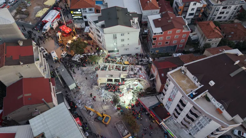 Gebze'deki facia göz göre göre gelmiş: Binanın çökmeden bir gün önce çekilen fotoğrafları ortaya çıktı!