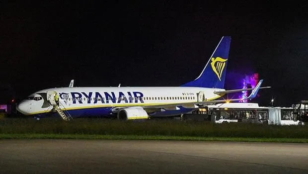 Uçakta Dehşet Anları! Türbülans Yolcuları Tavana Yapıştırdı