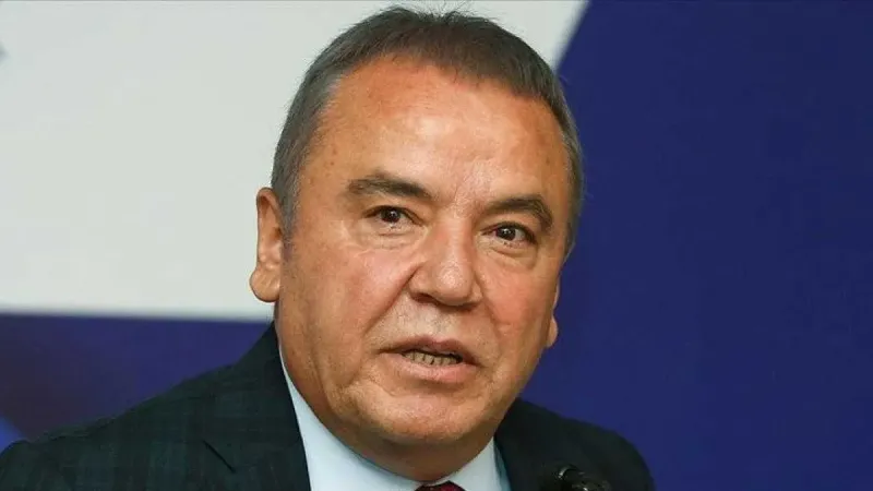 Görevden alınan Muhittin Böcek'ten yasak aşkına lüks hediyeler!