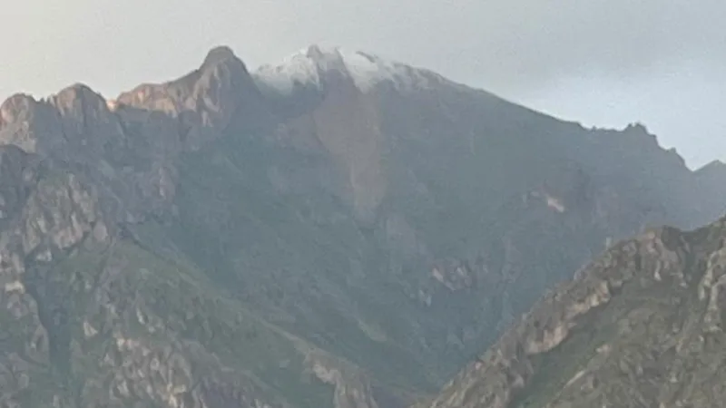 Hakkari'de Haziran Sürprizi: Kar Beyazı Görüntüler!