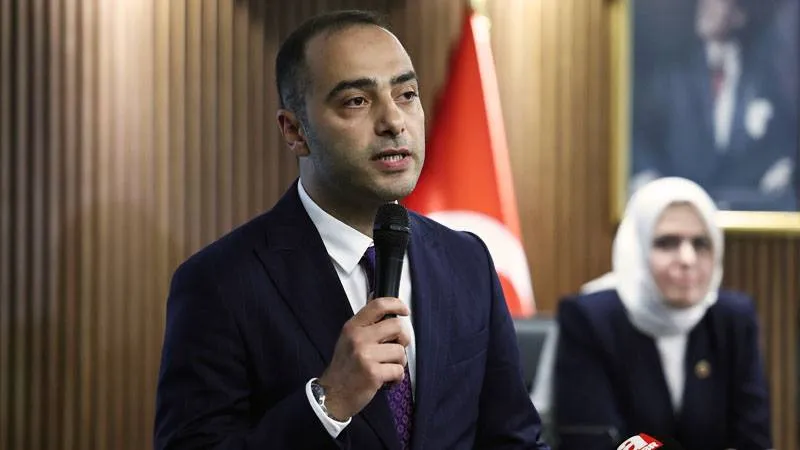 AKP'li Başkanvekili Şoku: 10 Yıl Bankamatik Memurluğu İddiası!