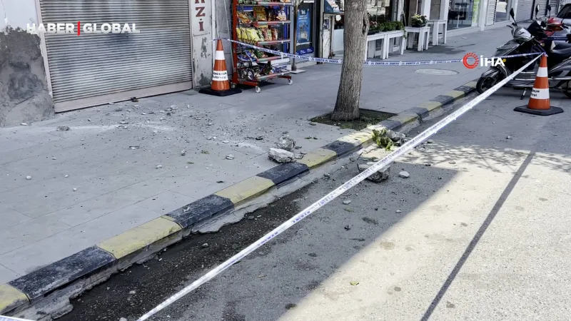 İskenderun'da binadan kopan taş parçaları korkuttu