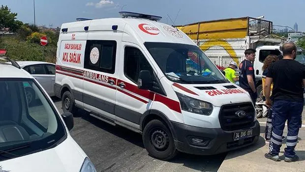 İstanbul'da Motosikletli Gence Kamyonet Faciası! 17 Yaşında Can Verdi