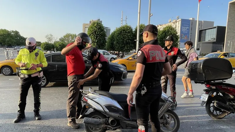 İstanbul'da Şok Baskın! 513 Kişi Gözaltında: Bayramda Neler Oldu?