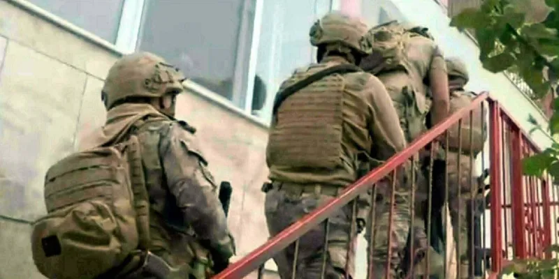 İzmir'de ByLock Operasyonu: 9 FETÖ Şüphelisi Yakalandı! Şok Detaylar