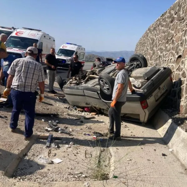 Tunceli'de Feci Kaza! Kafa Kafaya Çarpışma: 7 Yaralı