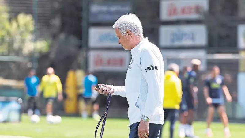 Mourinho Kalıyor Mu? Fenerbahçe'de Şok Gelişme!