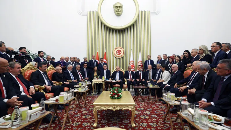 CHP Yalnız mı Bırakılıyor? Akif Beki'den Bomba Analiz!