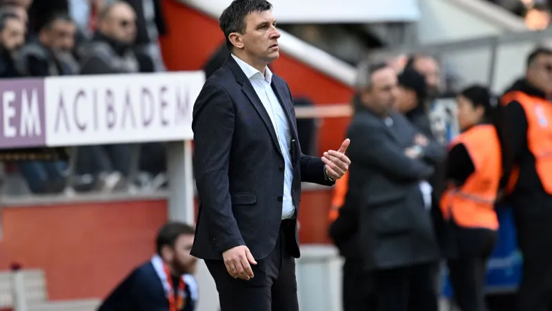 Kayserispor Başkanı'ndan Acun'a Şok Sözler: Hocamızla Sözleşmesi Var!
